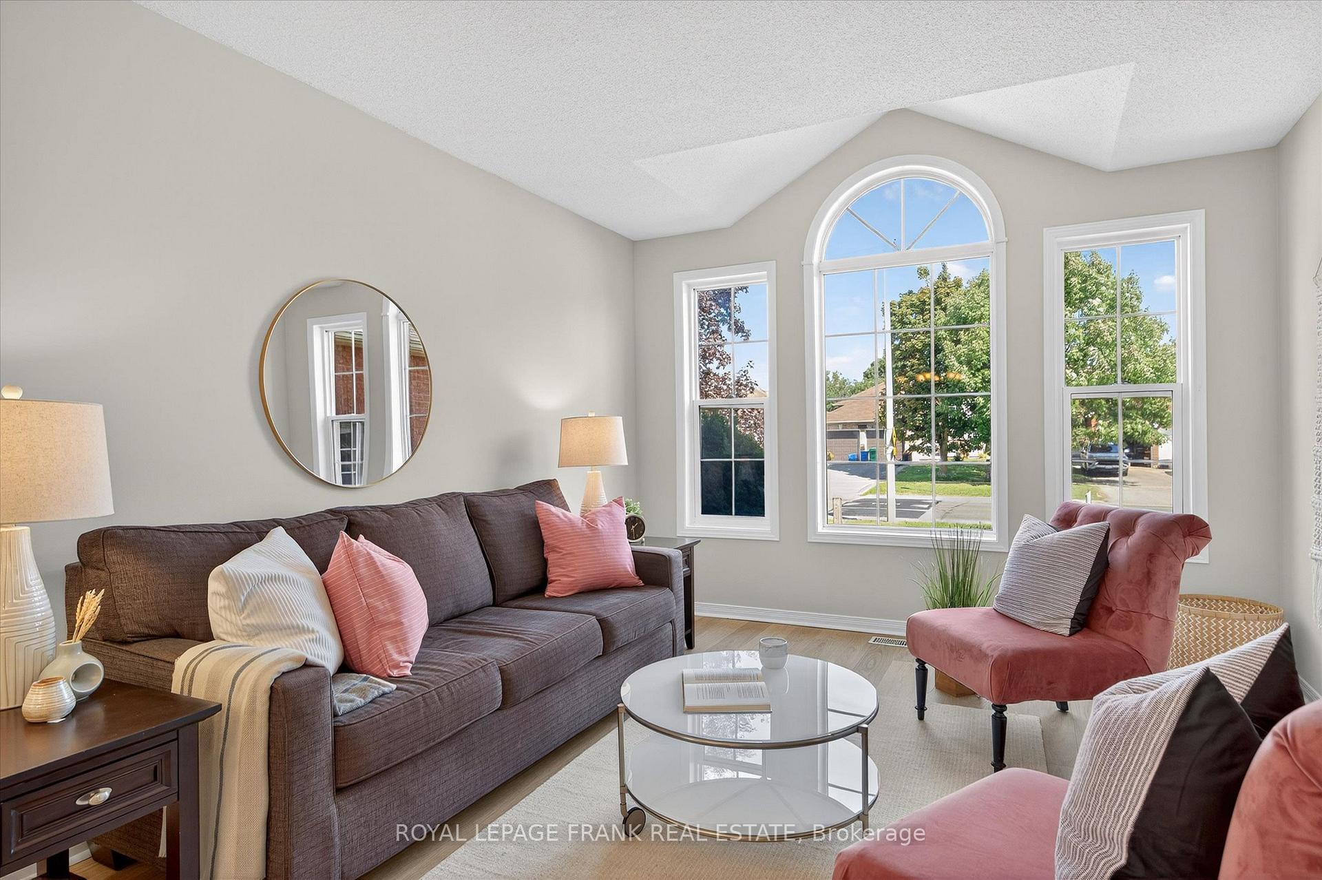 Photo 3 of 3075 Westridge Boulevard, Peterborough, Monaghan Ward 2 — HOMEH