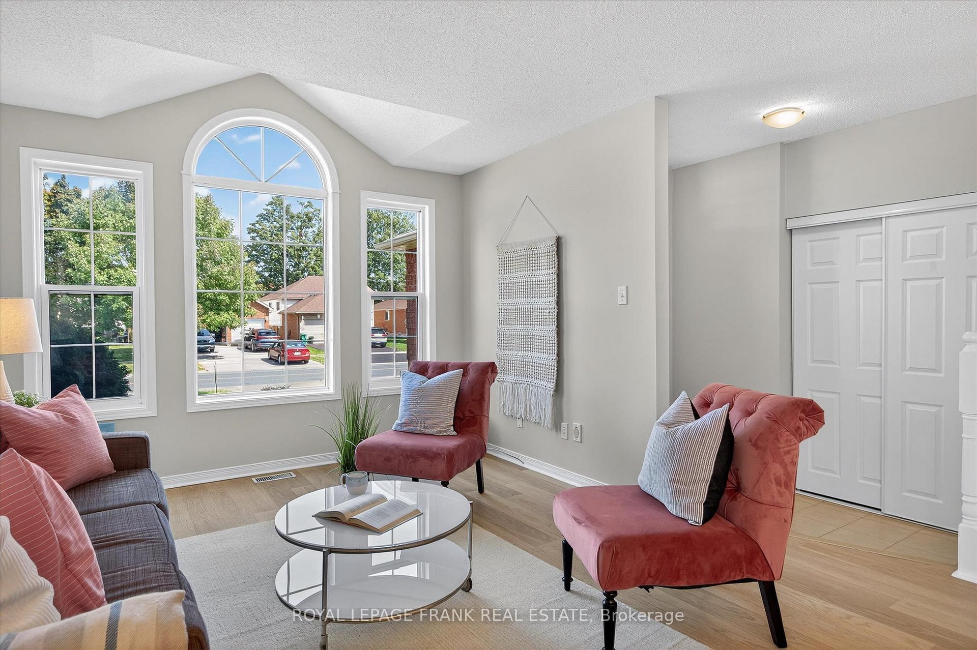 Photo 4 of 3075 Westridge Boulevard, Peterborough, Monaghan Ward 2 — HOMEH