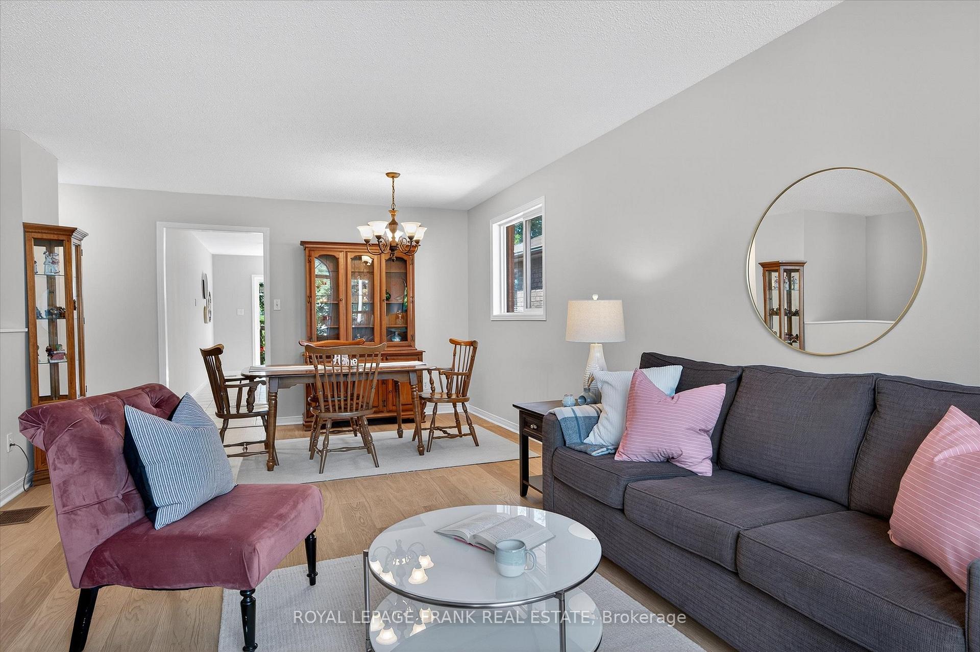 Photo 5 of 3075 Westridge Boulevard, Peterborough, Monaghan Ward 2 — HOMEH