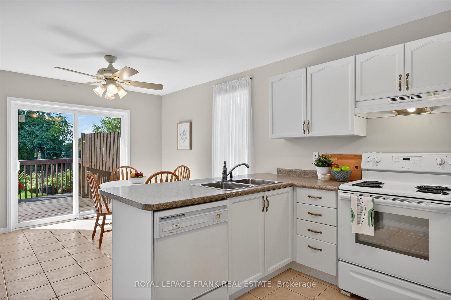 Photo 8 of 3075 Westridge Boulevard, Peterborough, Monaghan Ward 2 — HOMEH