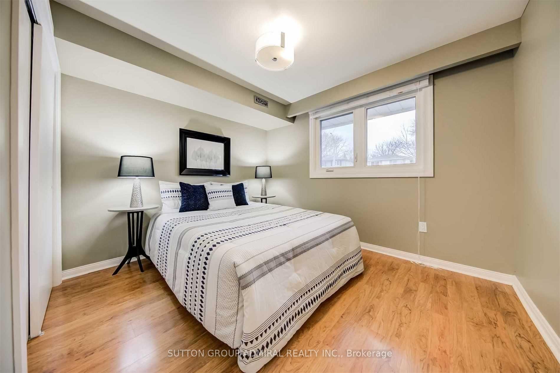 Photo 5 of 3 Hill Drive, Aurora, Aurora Heights — HOMEH