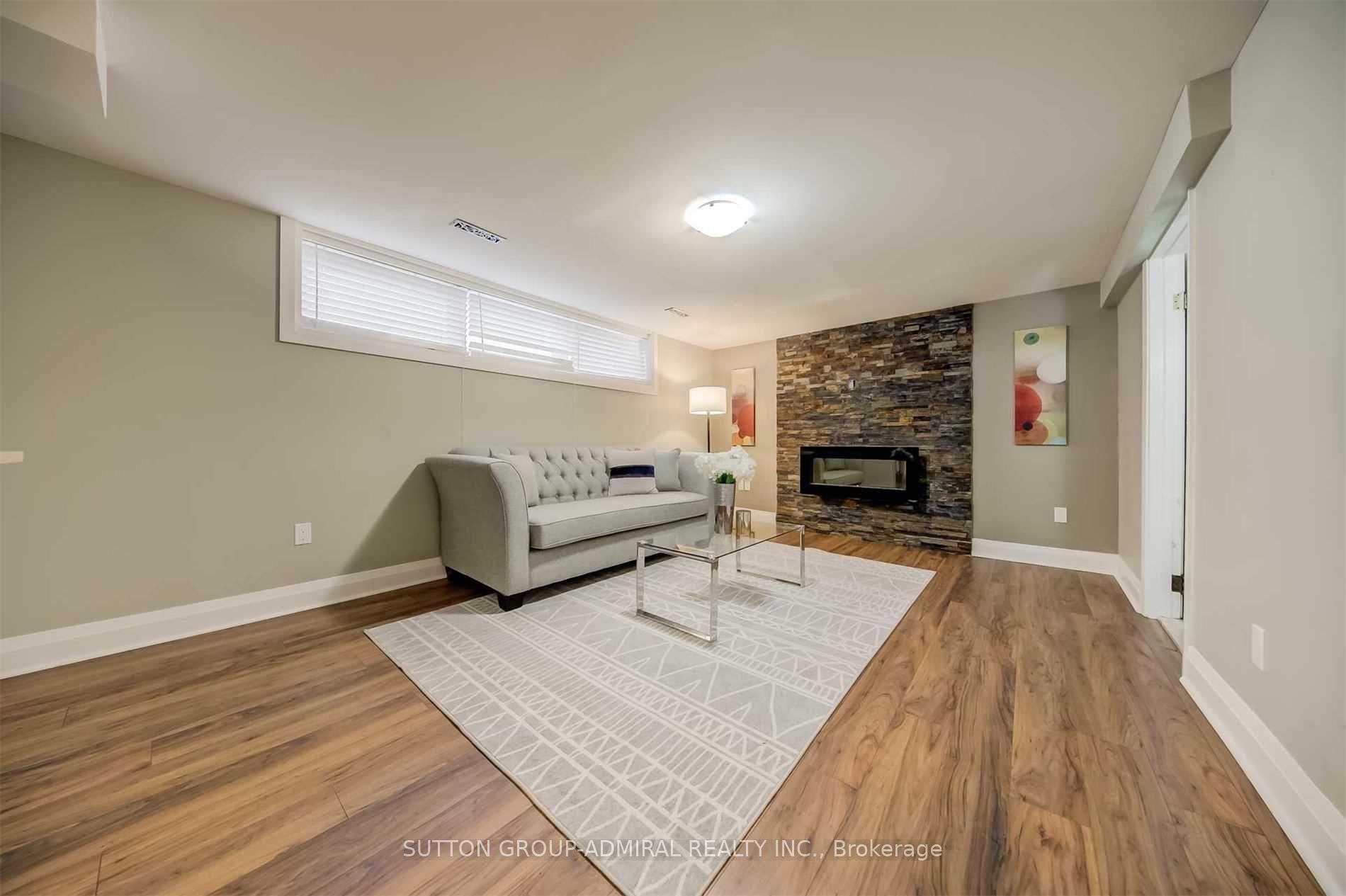 Photo 4 of 3 Hill Drive, Aurora, Aurora Heights — HOMEH