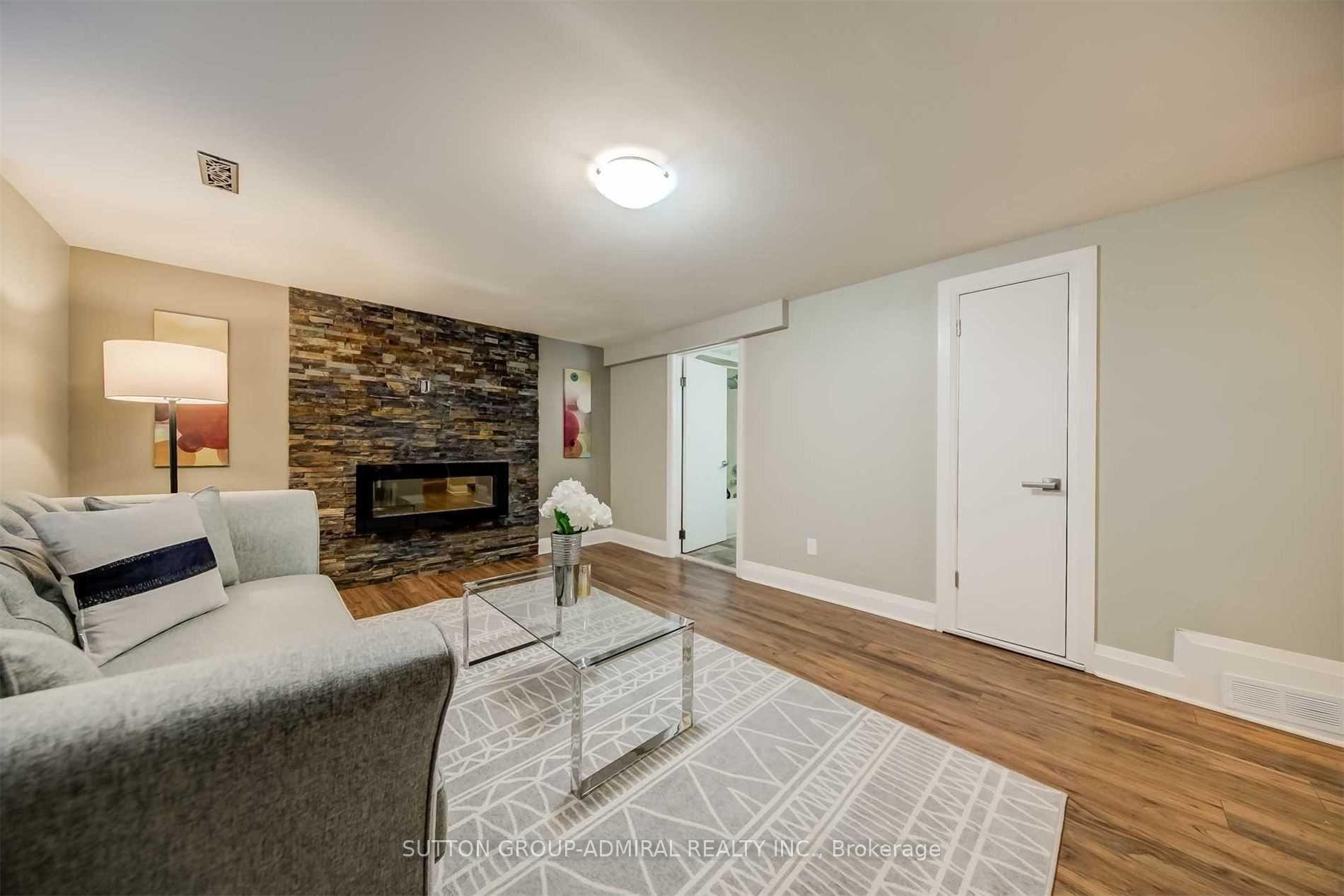 Photo 8 of 3 Hill Drive, Aurora, Aurora Heights — HOMEH