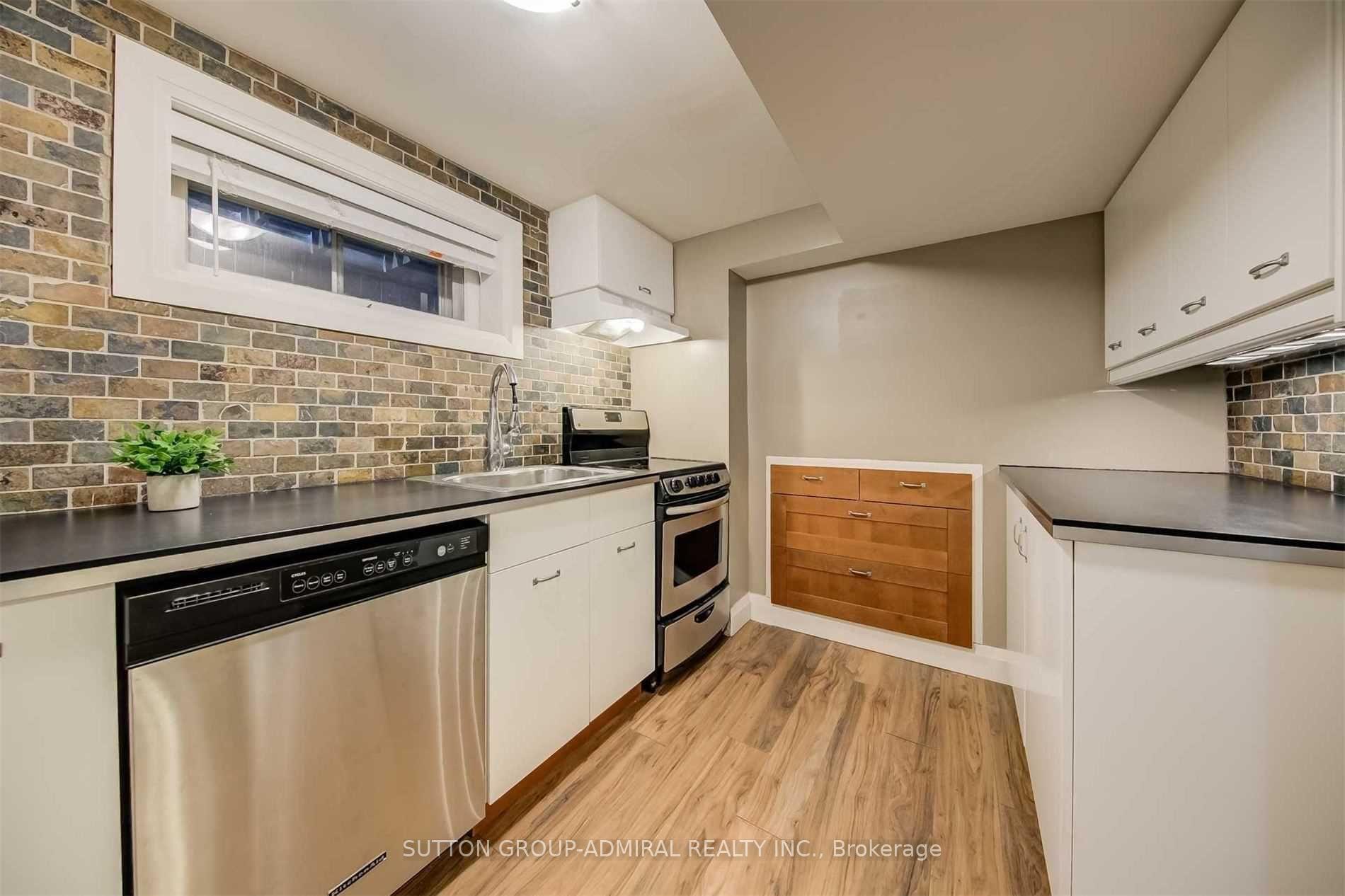 Photo 13 of 3 Hill Drive, Aurora, Aurora Heights — HOMEH