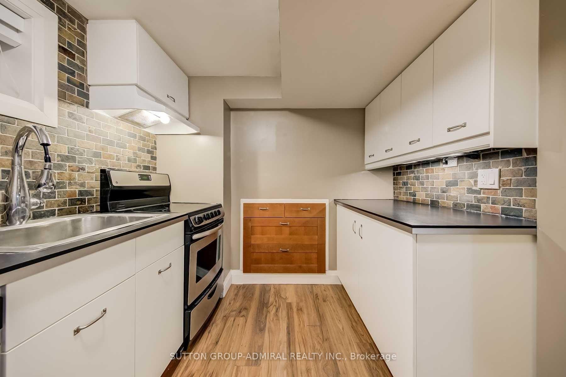 Photo 17 of 3 Hill Drive, Aurora, Aurora Heights — HOMEH