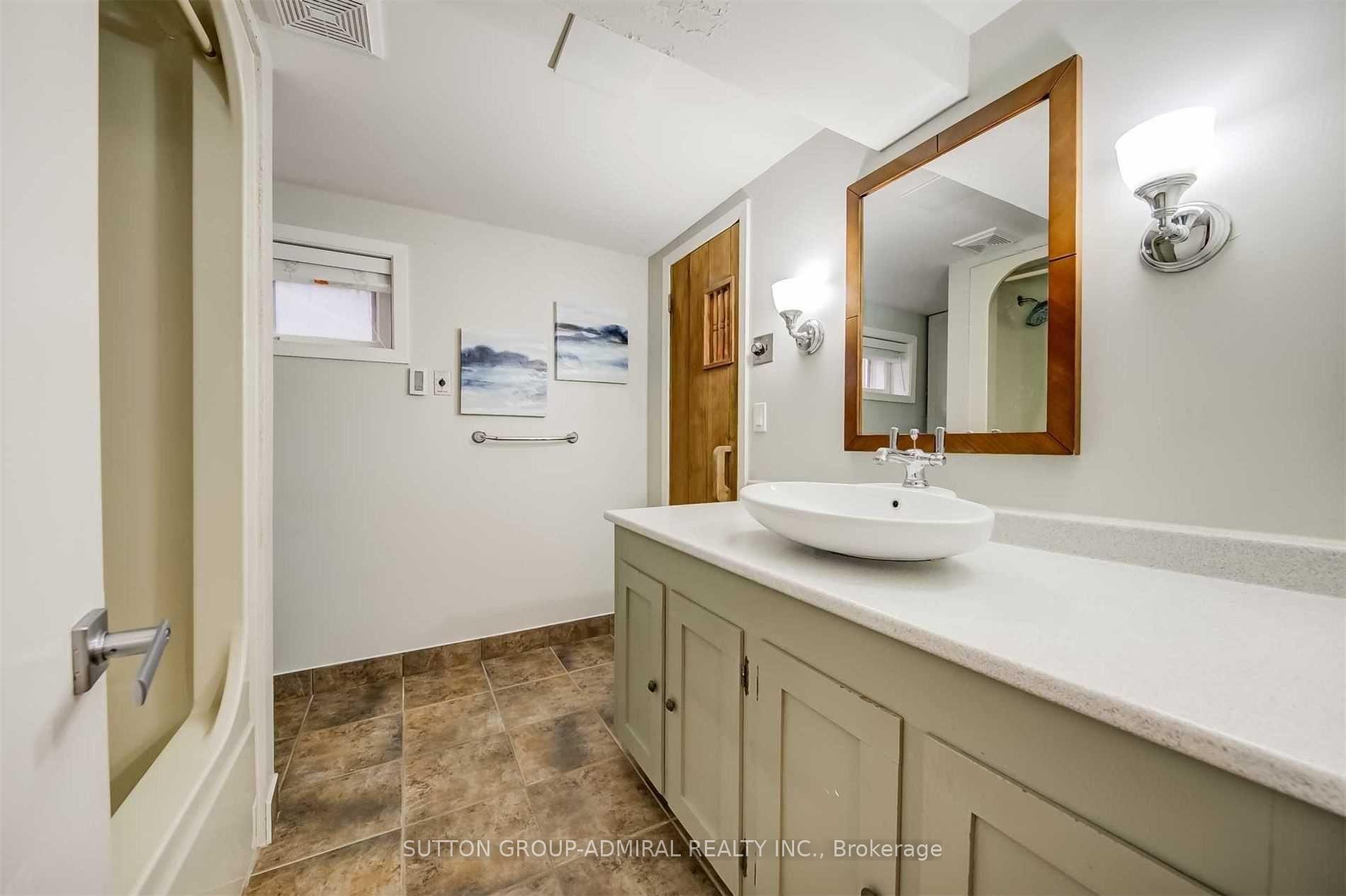 Photo 16 of 3 Hill Drive, Aurora, Aurora Heights — HOMEH