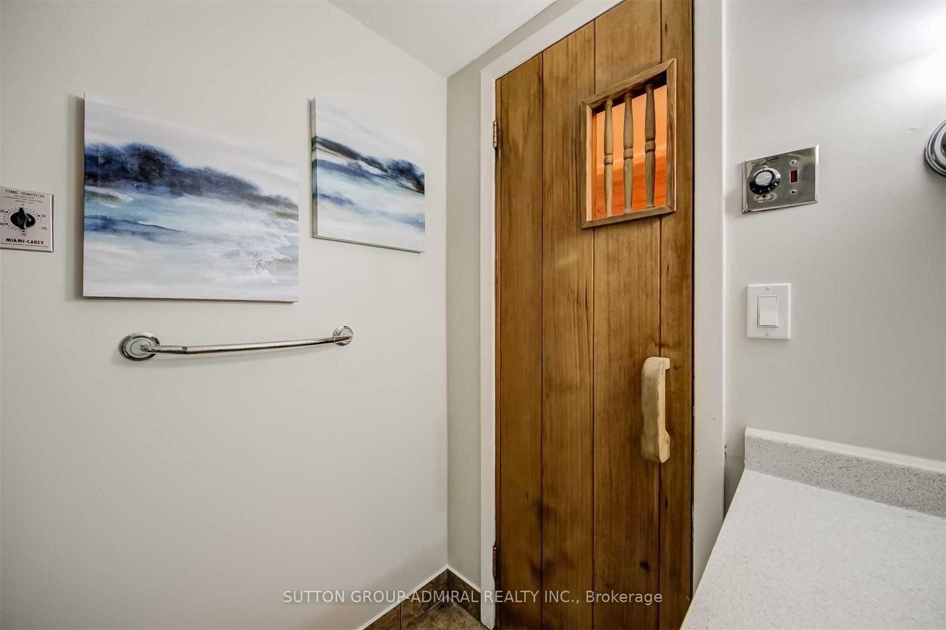 Photo 18 of 3 Hill Drive, Aurora, Aurora Heights — HOMEH