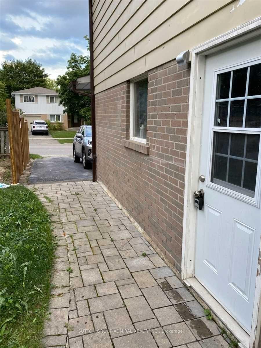 Photo 22 of 3 Hill Drive, Aurora, Aurora Heights — HOMEH