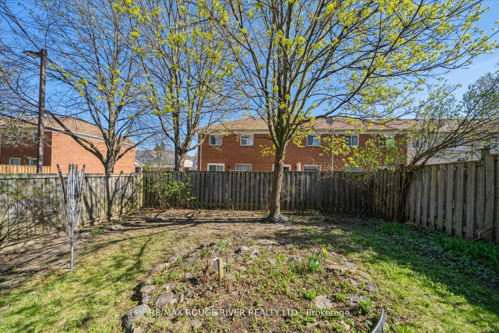 Photo 28 of 19 Wallace Drive, Whitby, Pringle Creek — HOMEH