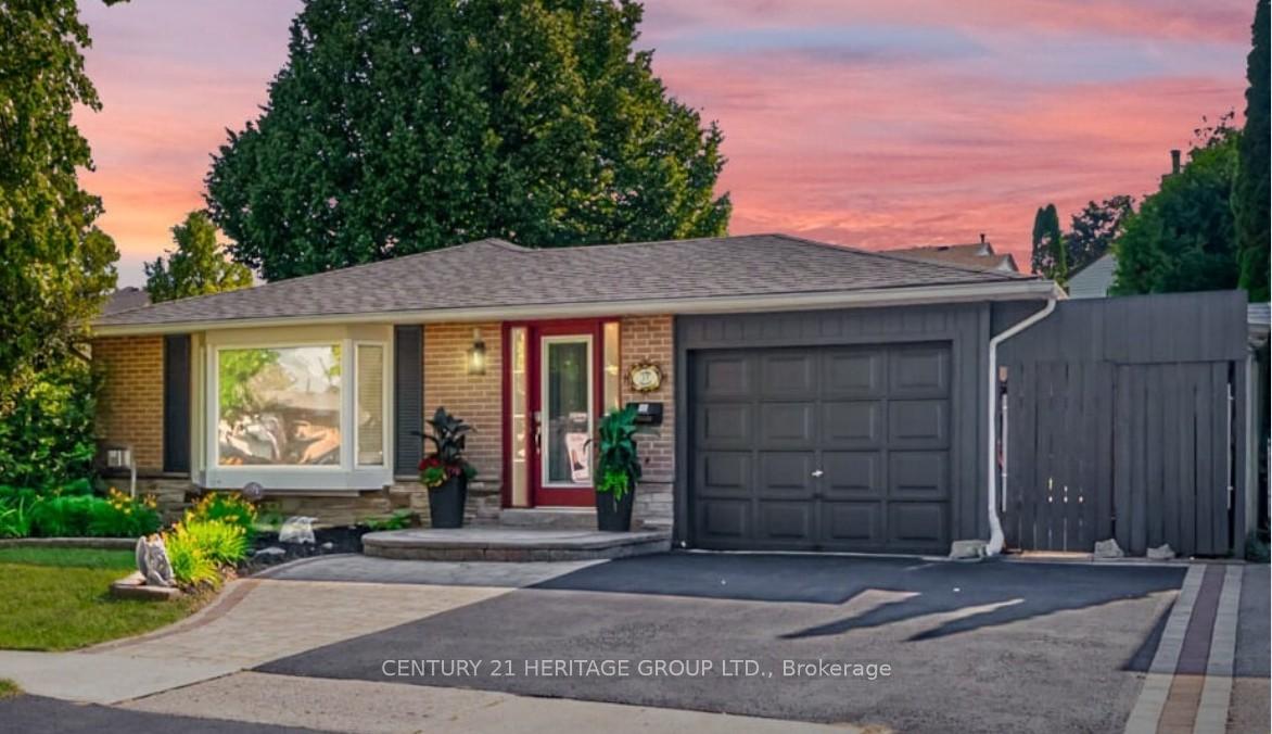Photo 1 of 17 Cowling Crescent, Ajax, South East — HOMEH