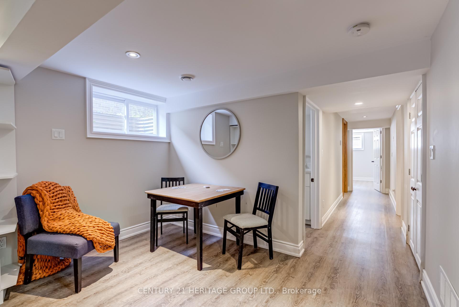 Photo 16 of 17 Cowling Crescent, Ajax, South East — HOMEH