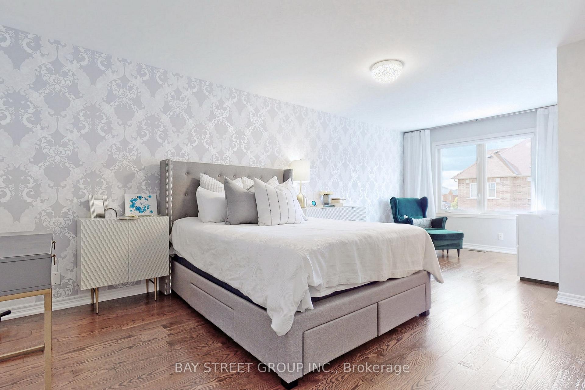 Photo 13 of 4 Elihof Drive, Vaughan, Patterson — HOMEH