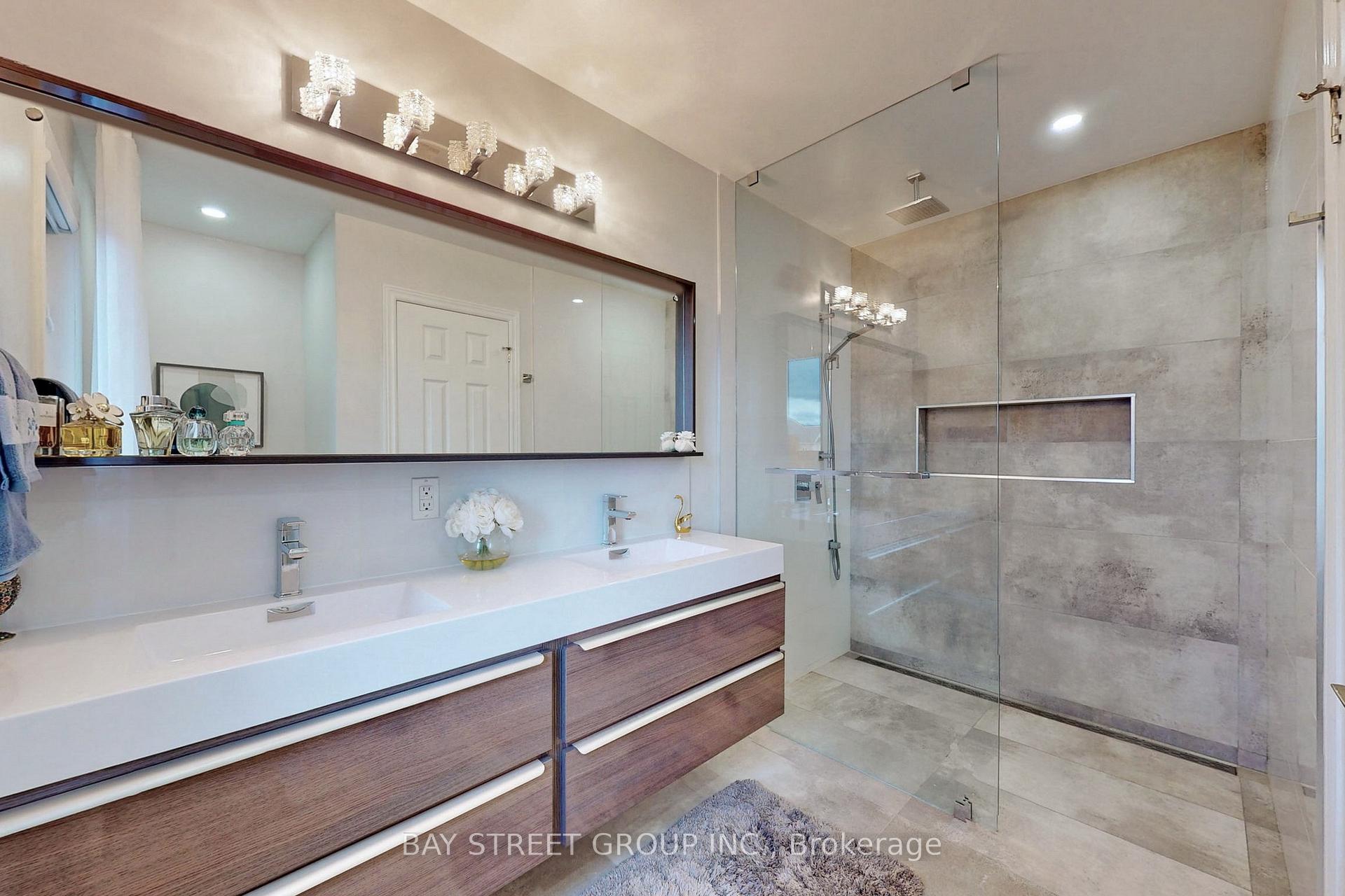 Photo 16 of 4 Elihof Drive, Vaughan, Patterson — HOMEH