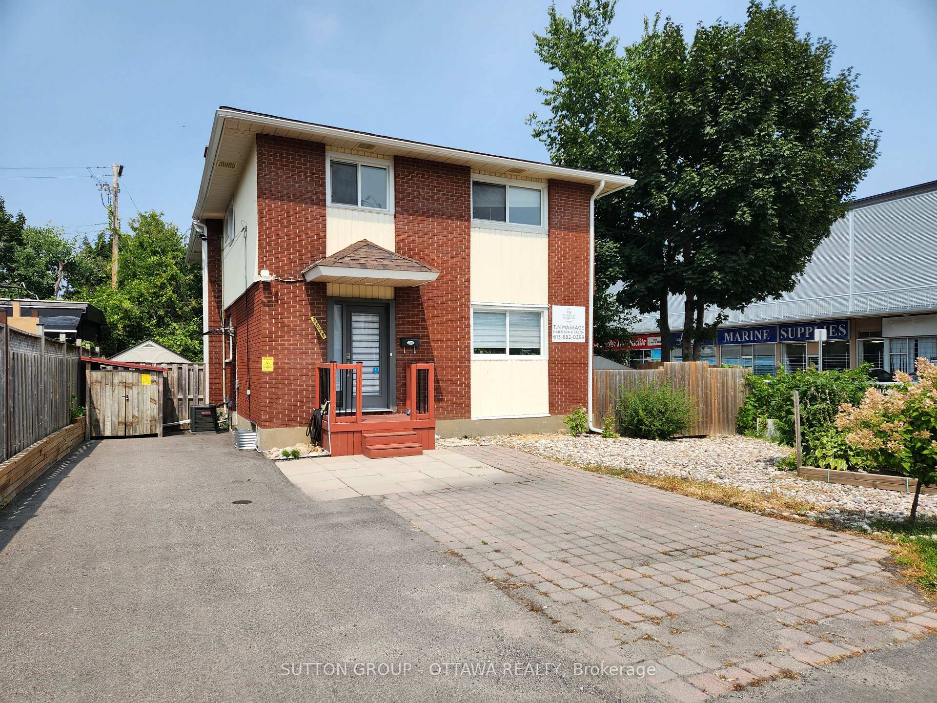 Photo 2 of 2675 Marie Street, Ottawa, Britannia — HOMEH
