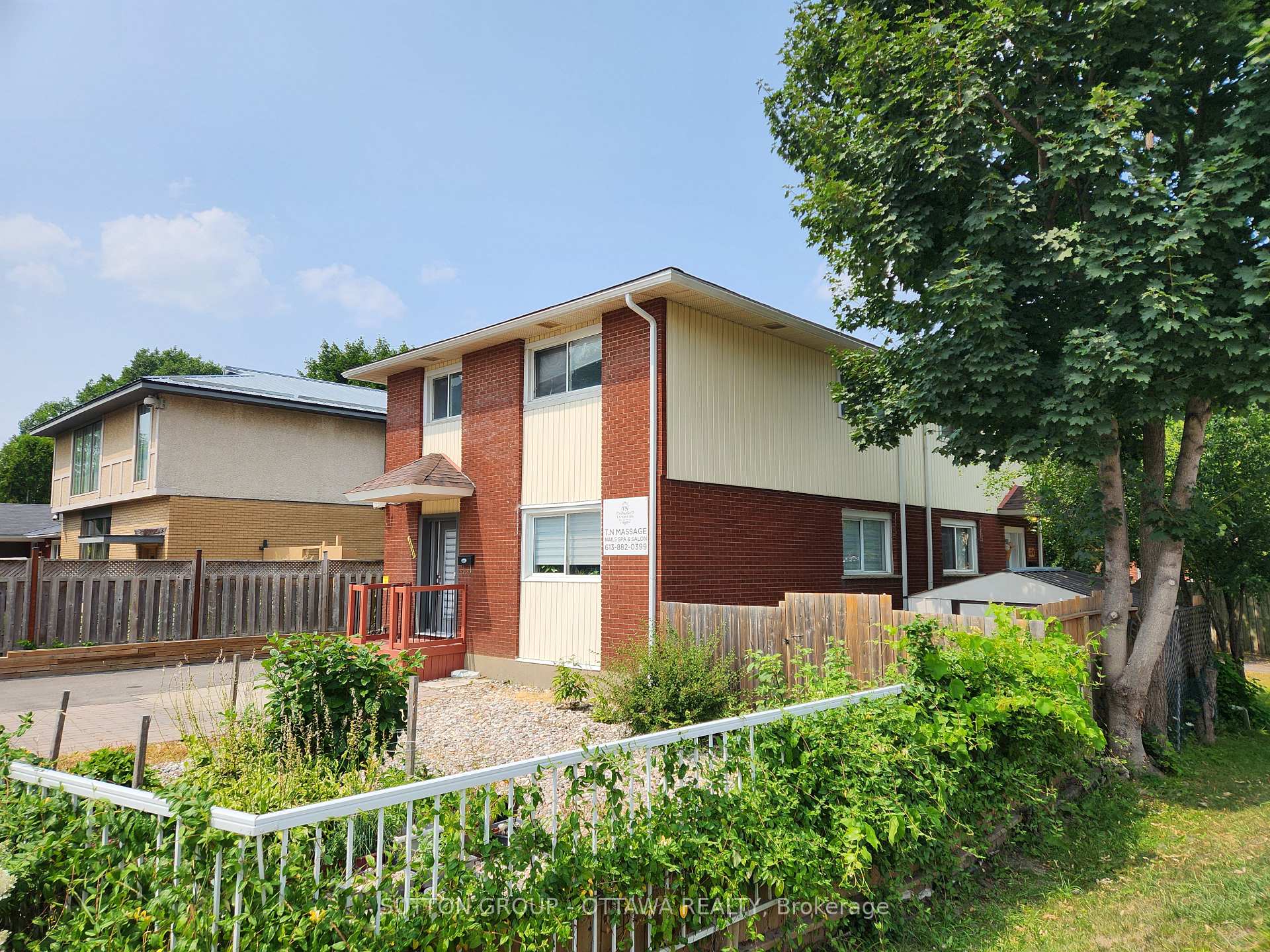 Photo 3 of 2675 Marie Street, Ottawa, Britannia — HOMEH