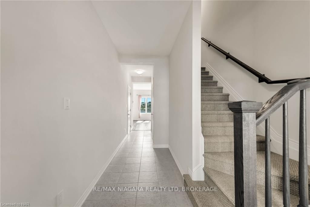 Photo 7 of 35 Sycamore Street, Welland, West Welland — HOMEH