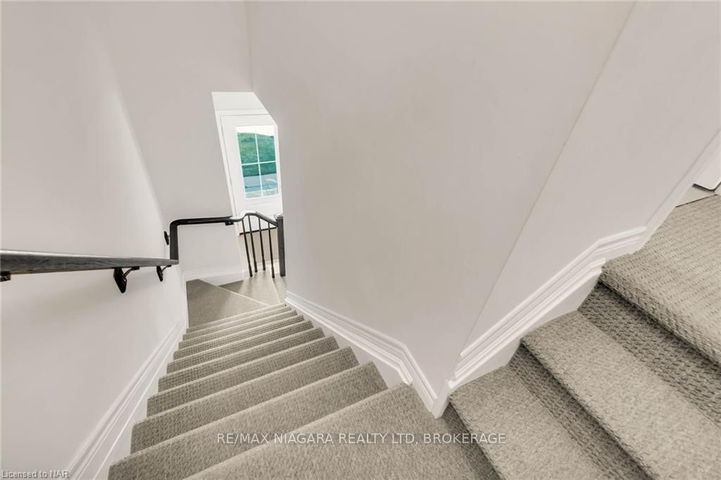 Photo 17 of 35 Sycamore Street, Welland, West Welland — HOMEH