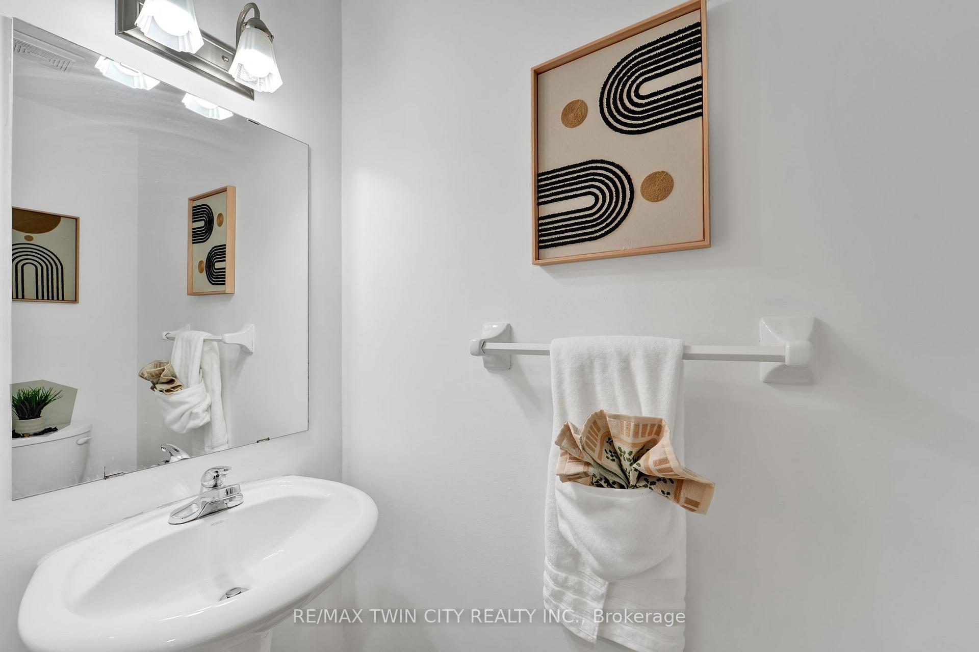 Photo 11 of 132 Kirkland Place, Whitby, Williamsburg — HOMEH