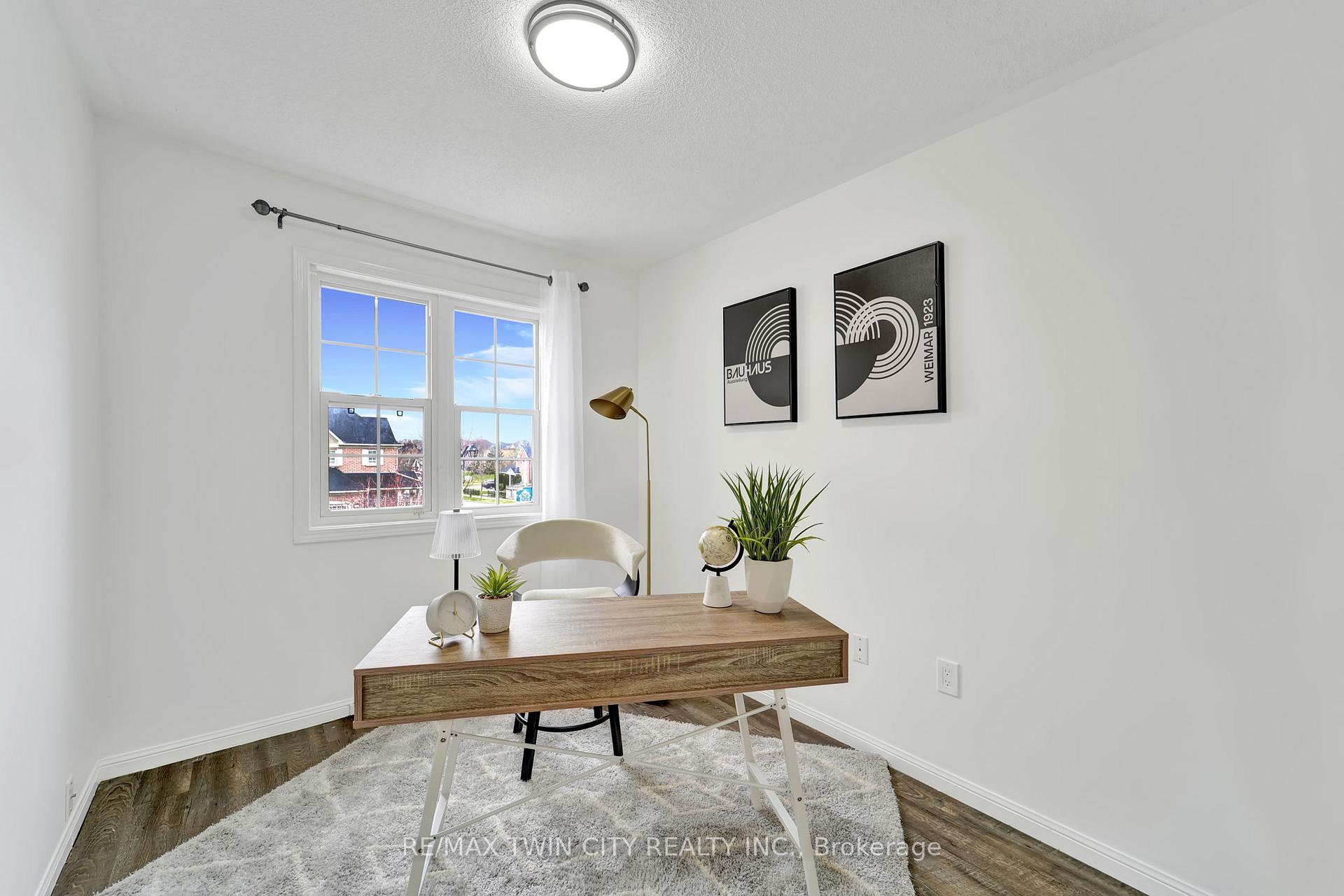 Photo 12 of 132 Kirkland Place, Whitby, Williamsburg — HOMEH