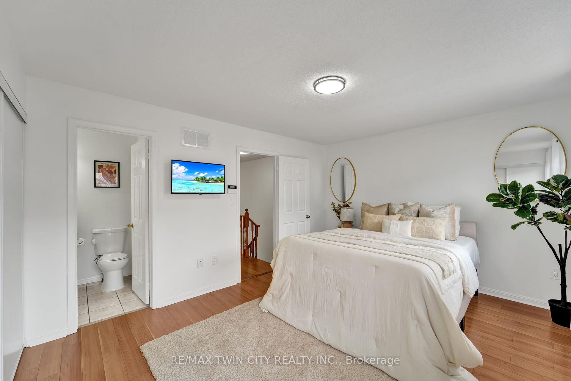 Photo 13 of 132 Kirkland Place, Whitby, Williamsburg — HOMEH