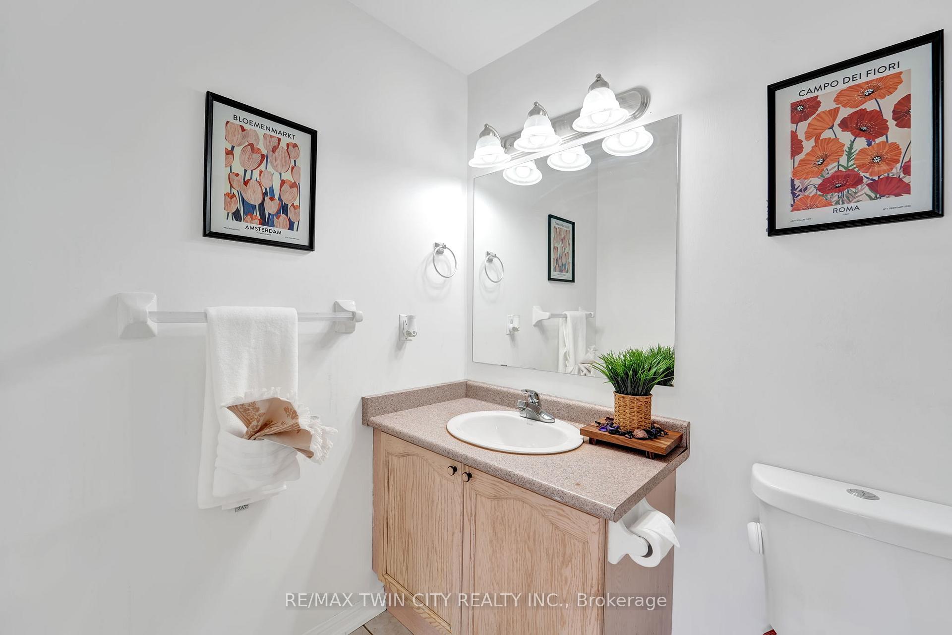 Photo 14 of 132 Kirkland Place, Whitby, Williamsburg — HOMEH