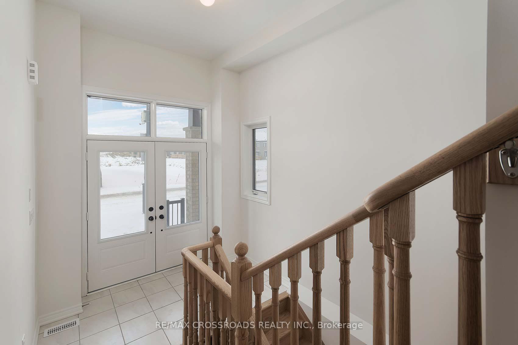 Photo 3 of 75 Kinloss Street, Vaughan, Kleinburg — HOMEH