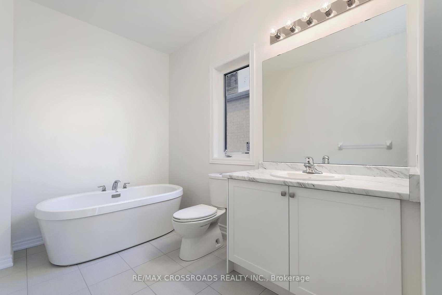 Photo 16 of 75 Kinloss Street, Vaughan, Kleinburg — HOMEH