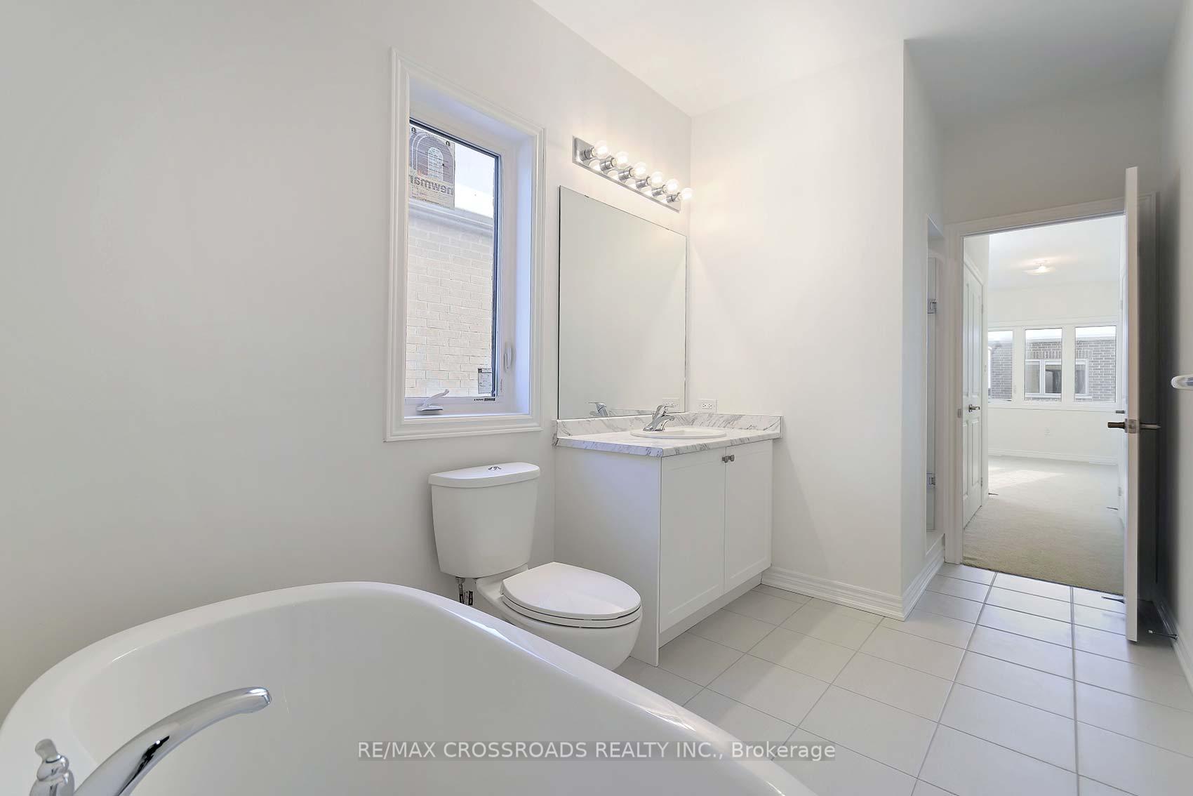 Photo 17 of 75 Kinloss Street, Vaughan, Kleinburg — HOMEH