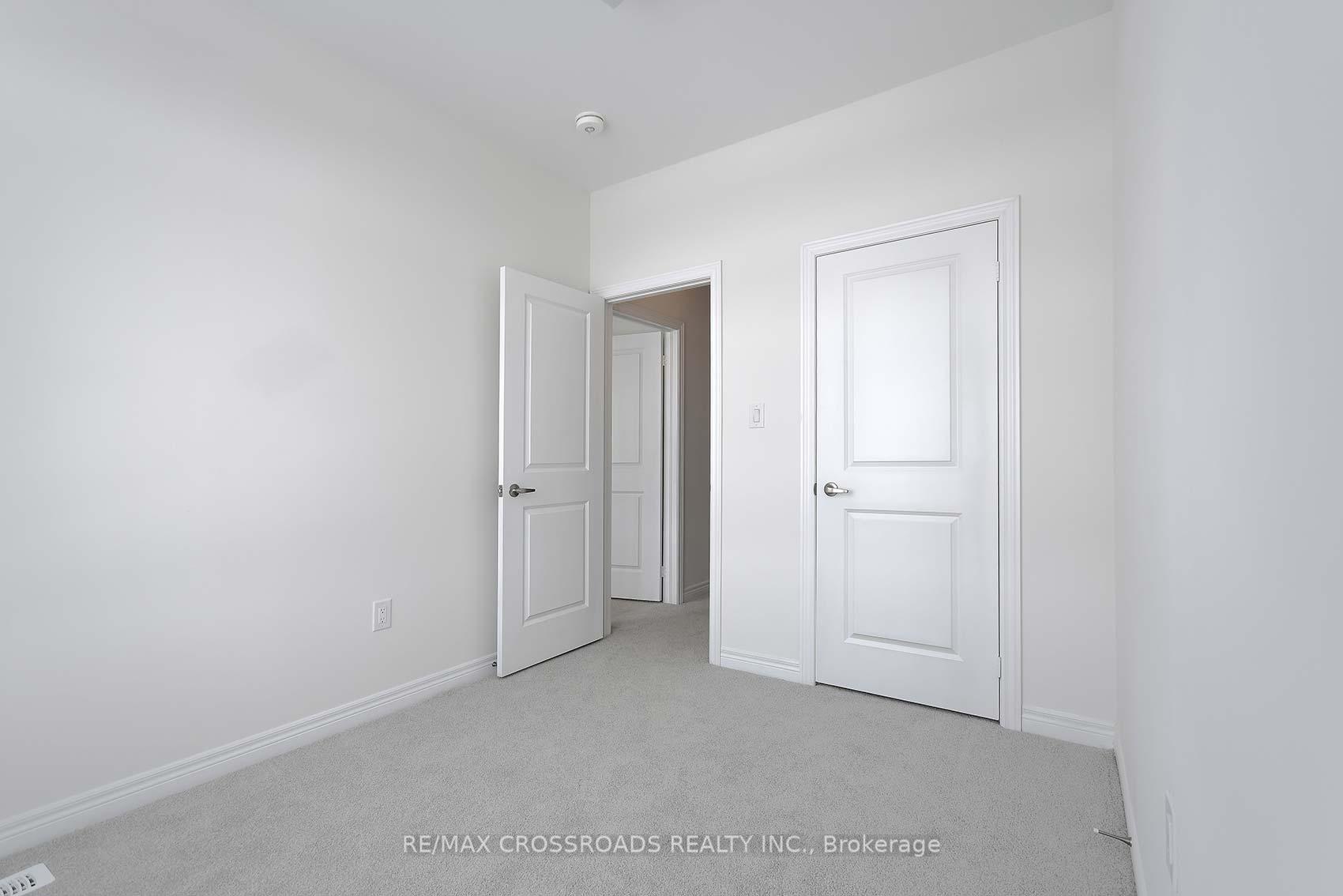 Photo 23 of 75 Kinloss Street, Vaughan, Kleinburg — HOMEH