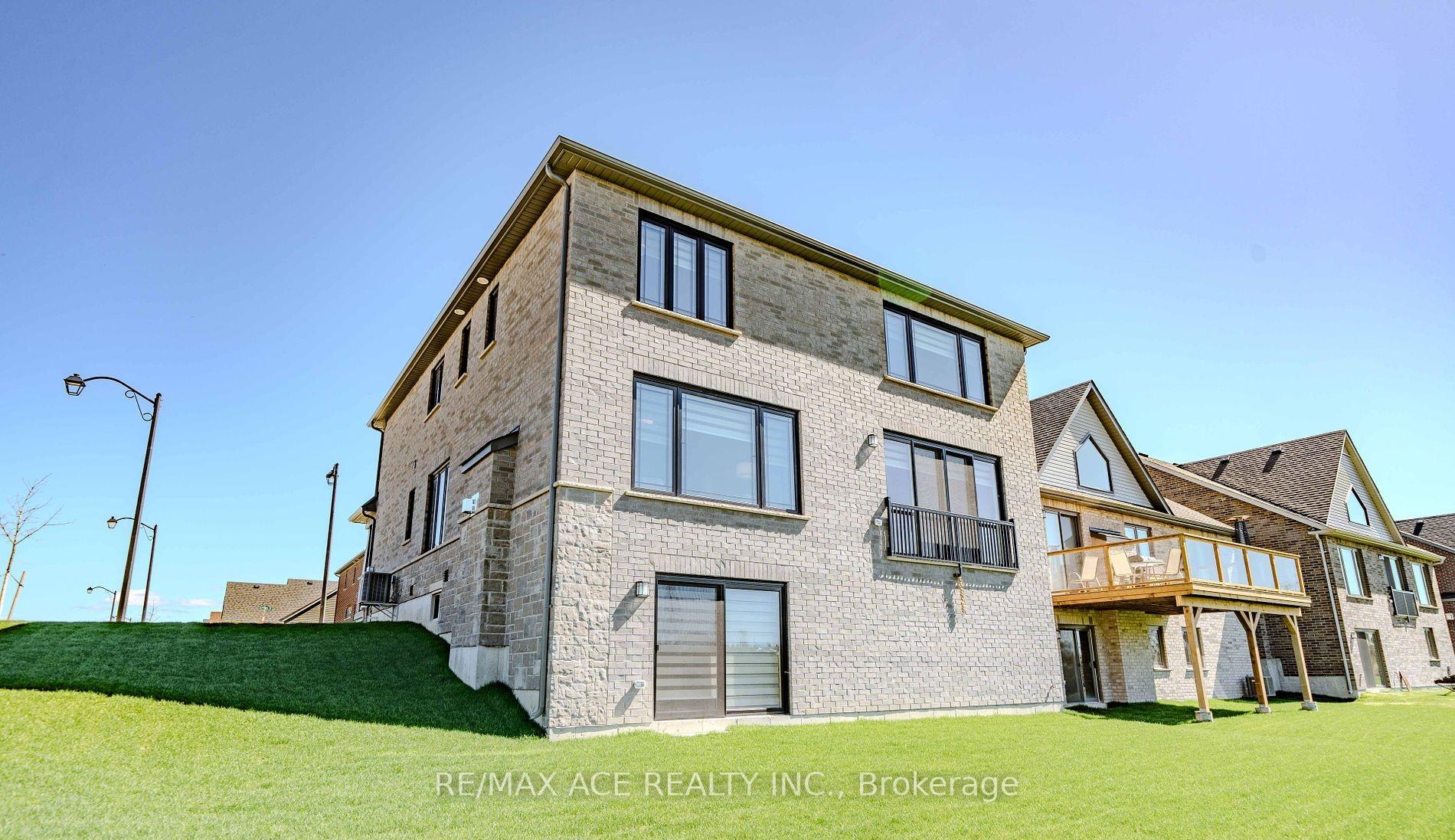 Photo 14 of 350 Cullen Trail, Peterborough, Northcrest Ward 5 — HOMEH