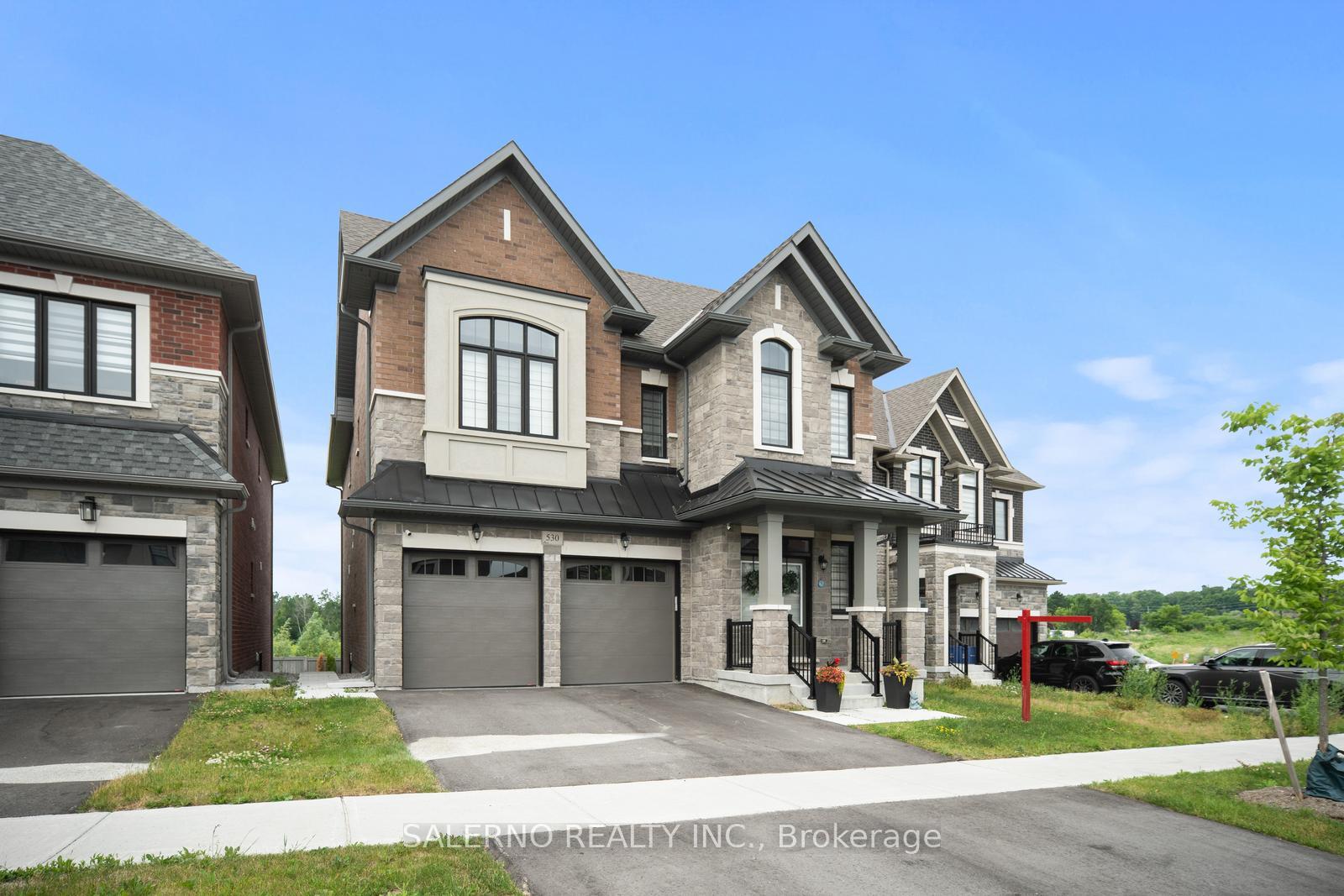 Photo 2 of 530 Kleinburg Summit Way, Vaughan, Kleinburg — HOMEH