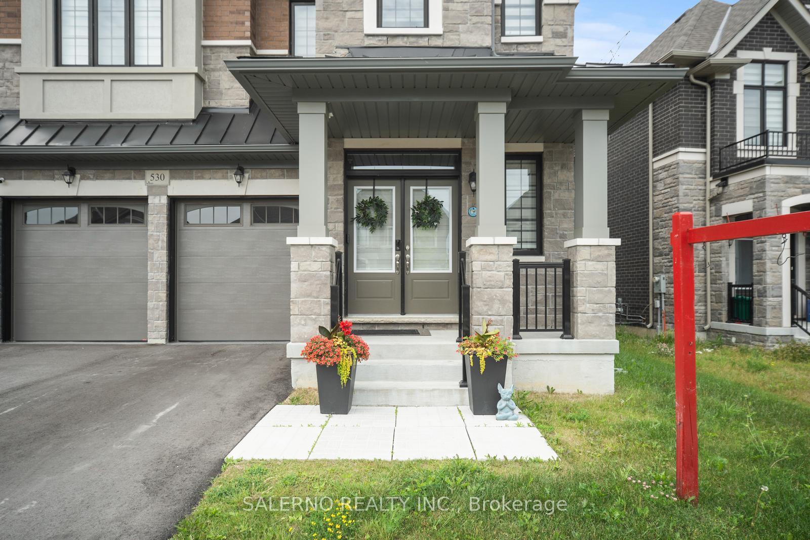 Photo 3 of 530 Kleinburg Summit Way, Vaughan, Kleinburg — HOMEH