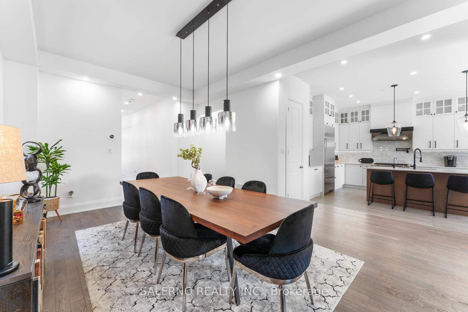 Photo 7 of 530 Kleinburg Summit Way, Vaughan, Kleinburg — HOMEH
