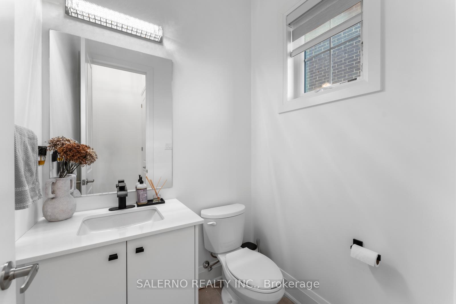 Photo 18 of 530 Kleinburg Summit Way, Vaughan, Kleinburg — HOMEH