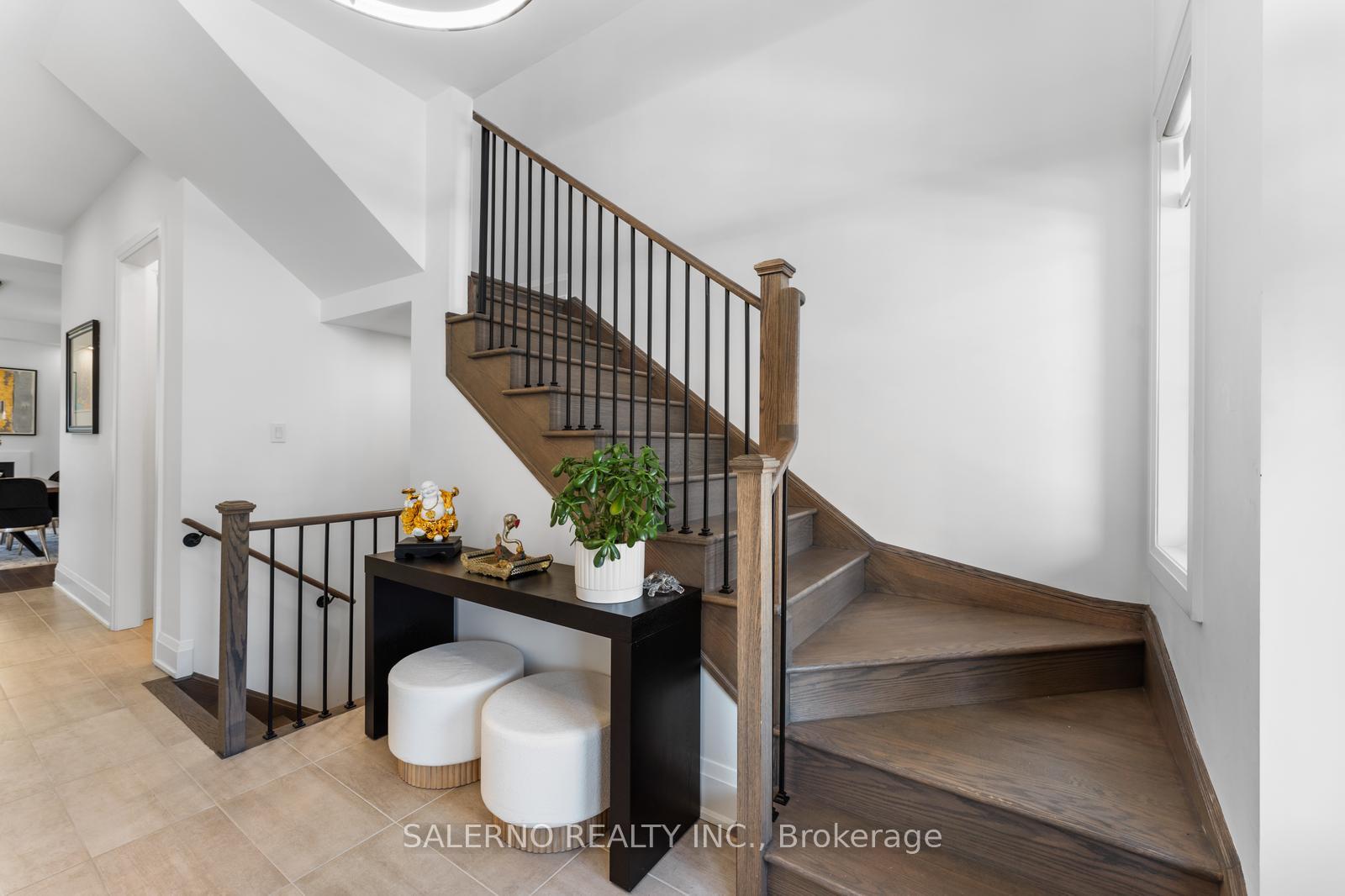 Photo 20 of 530 Kleinburg Summit Way, Vaughan, Kleinburg — HOMEH