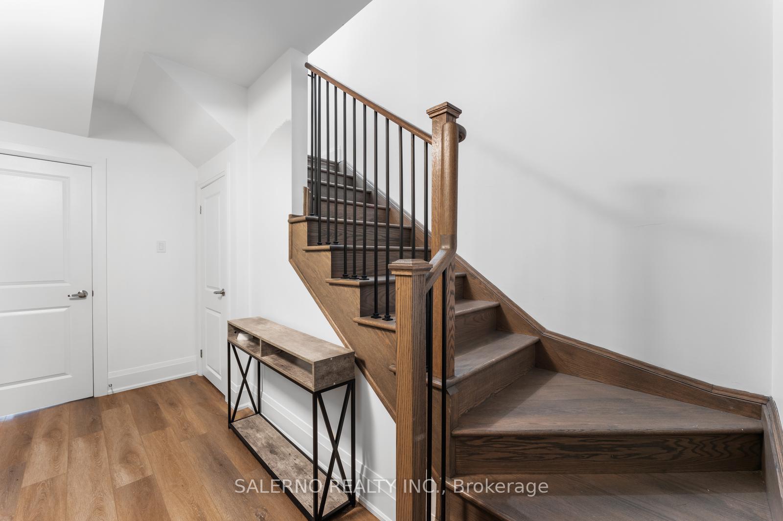Photo 33 of 530 Kleinburg Summit Way, Vaughan, Kleinburg — HOMEH