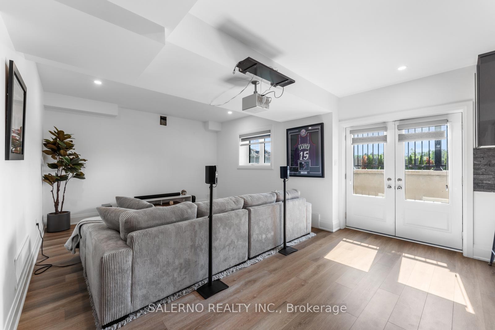 Photo 34 of 530 Kleinburg Summit Way, Vaughan, Kleinburg — HOMEH