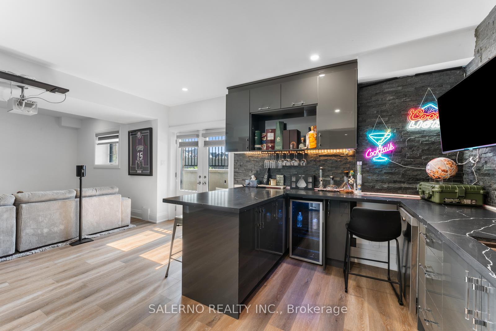 Photo 39 of 530 Kleinburg Summit Way, Vaughan, Kleinburg — HOMEH