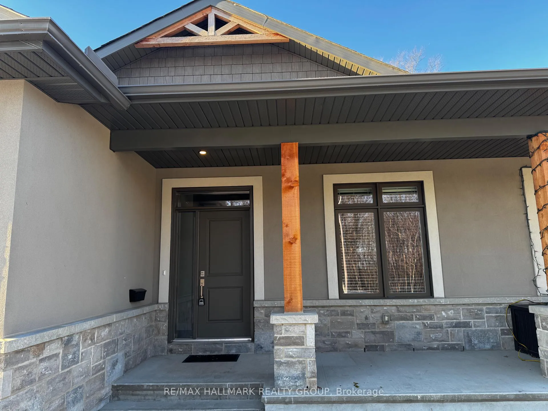 Photo 2 of 1497 Flanders Road, Brockville — HOMEH