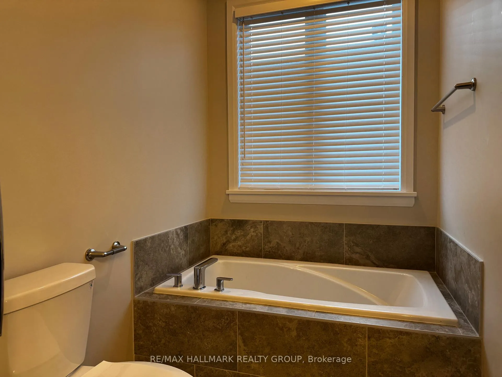 Photo 20 of 1497 Flanders Road, Brockville — HOMEH