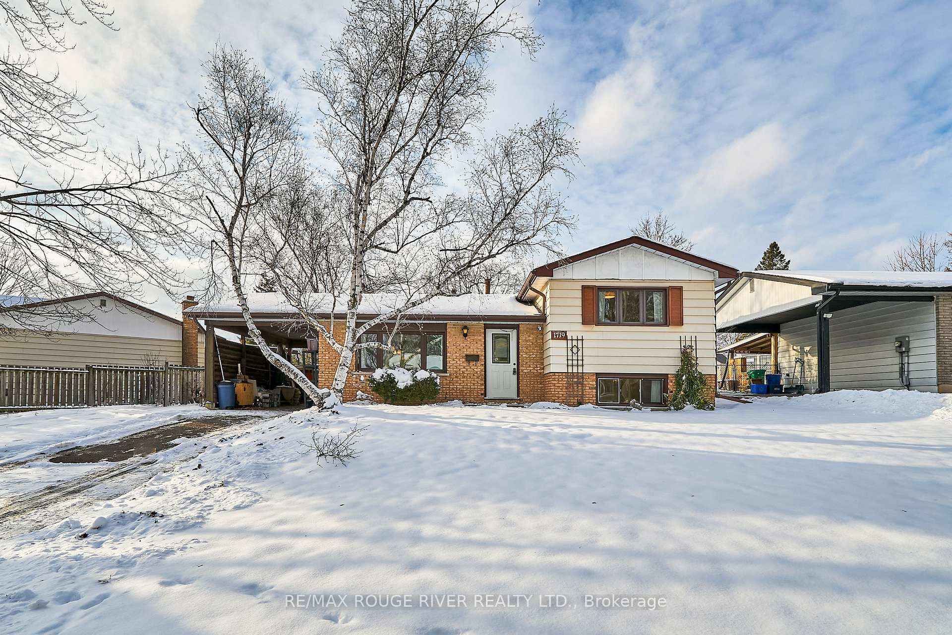 Photo 3 of 1719 Stewartcroft Crescent, Peterborough, Monaghan Ward 2 — HOMEH