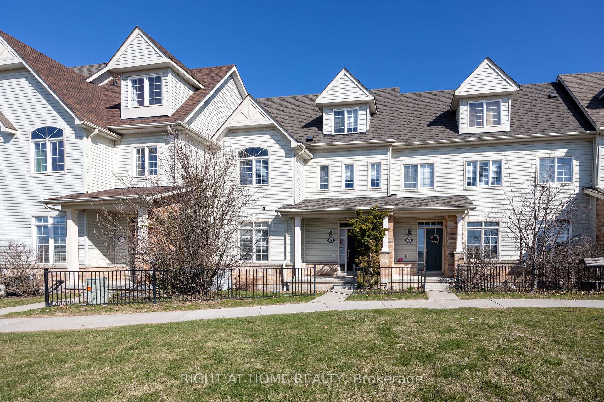 Photo 1 of 68 Wicker Park Way, Whitby, Pringle Creek — HOMEH