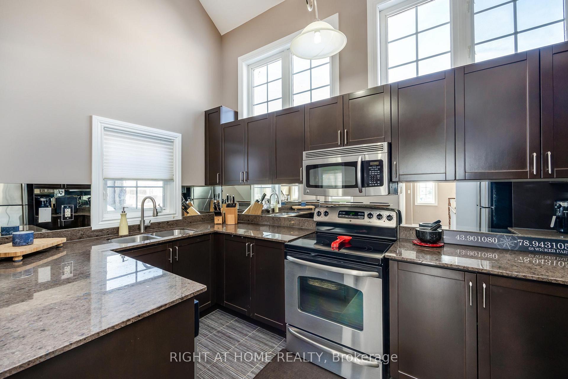 Photo 7 of 68 Wicker Park Way, Whitby, Pringle Creek — HOMEH
