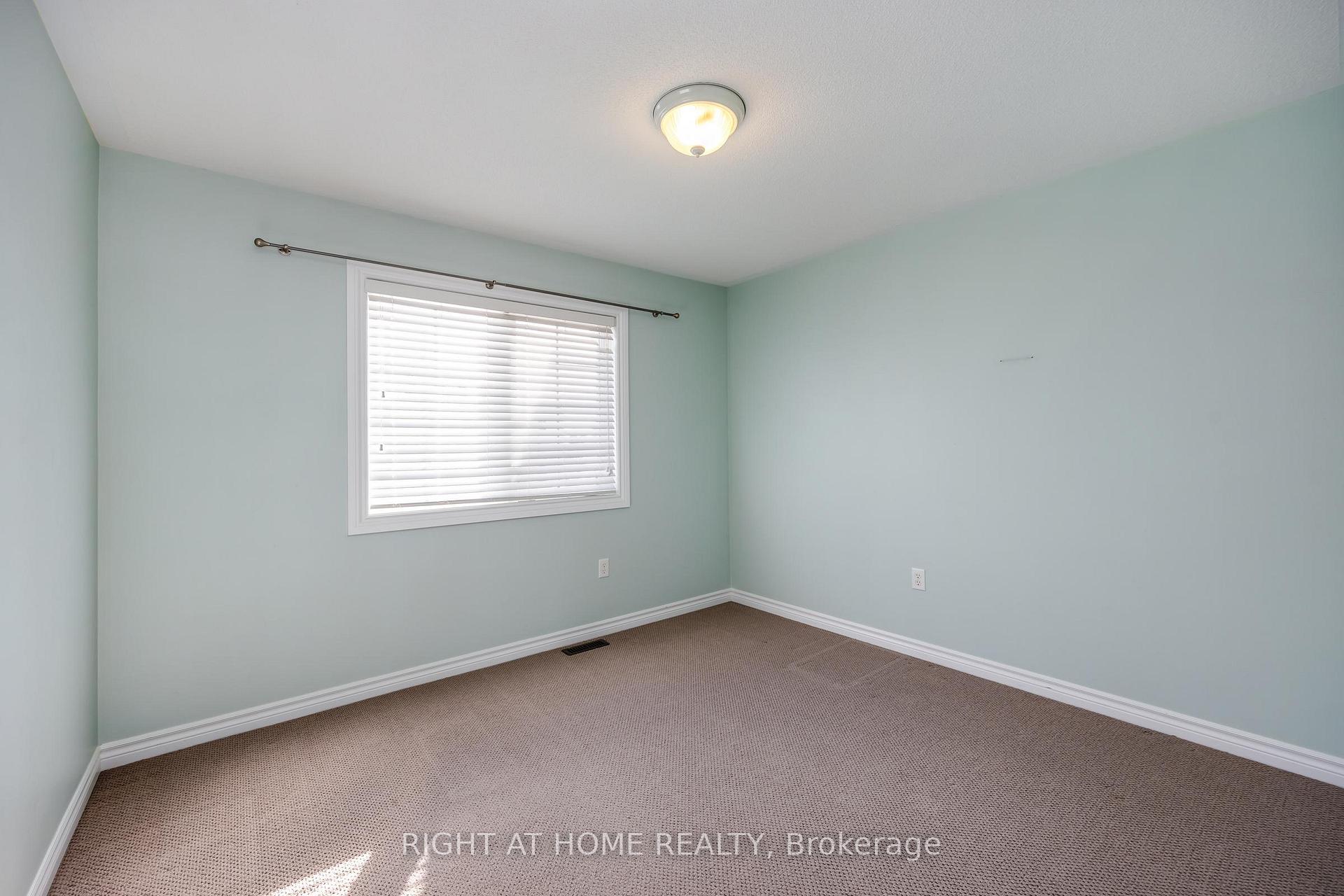 Photo 29 of 68 Wicker Park Way, Whitby, Pringle Creek — HOMEH
