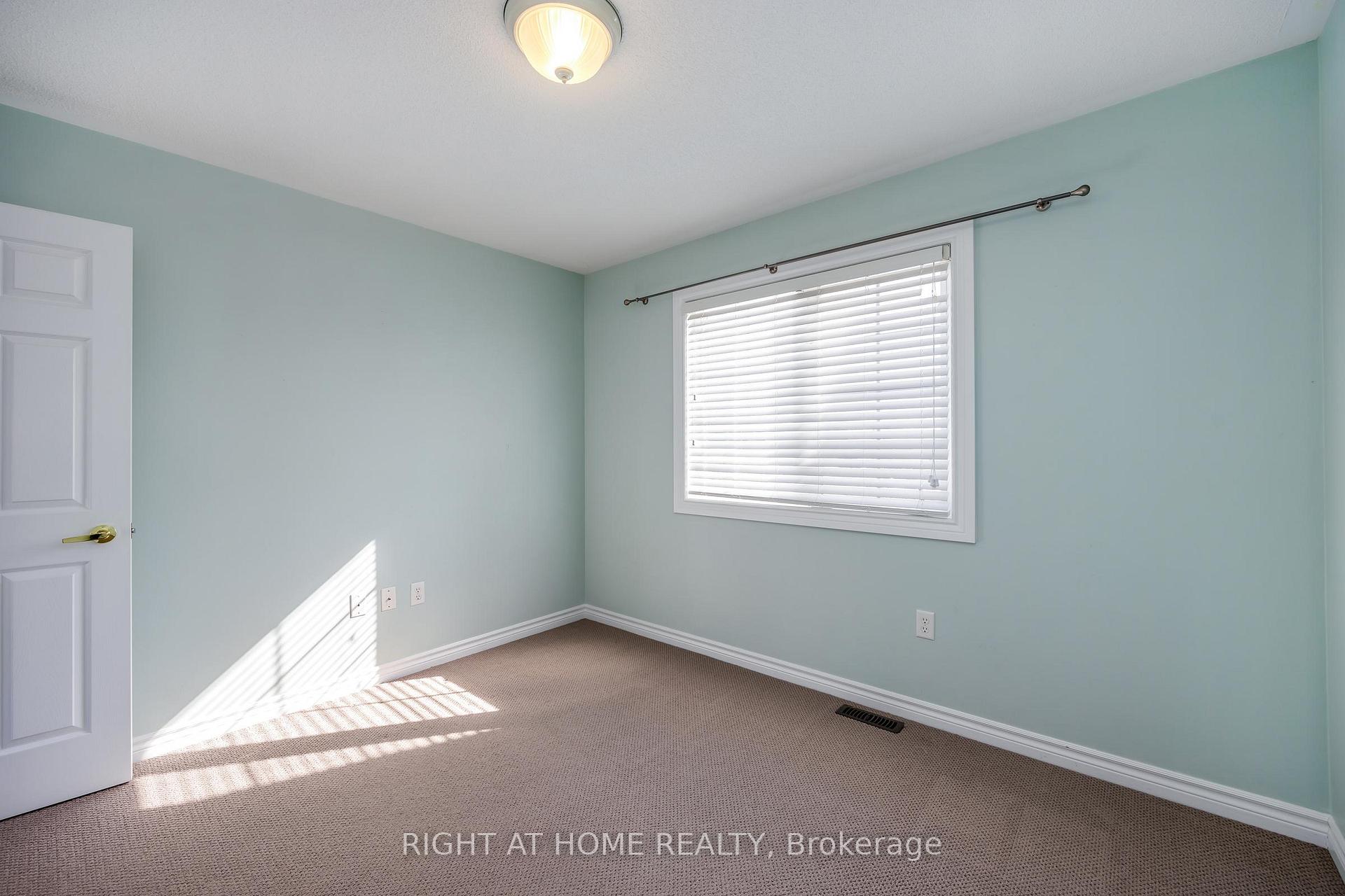 Photo 30 of 68 Wicker Park Way, Whitby, Pringle Creek — HOMEH