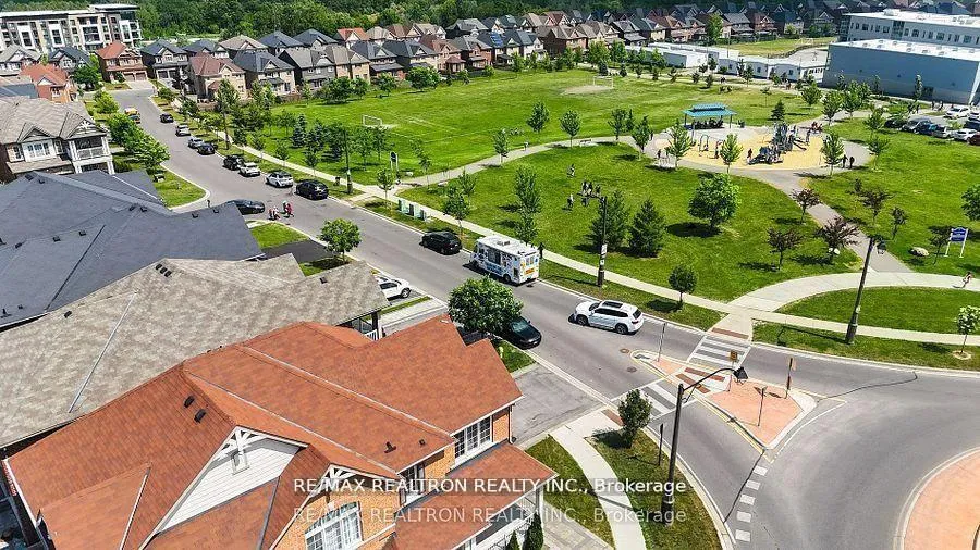 Photo 5 of 460 Gulfstream Avenue, Oshawa, Windfields — HOMEH