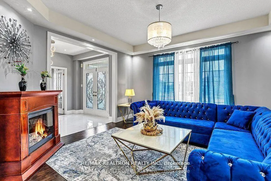 Photo 9 of 460 Gulfstream Avenue, Oshawa, Windfields — HOMEH