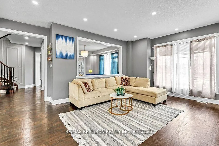 Photo 12 of 460 Gulfstream Avenue, Oshawa, Windfields — HOMEH