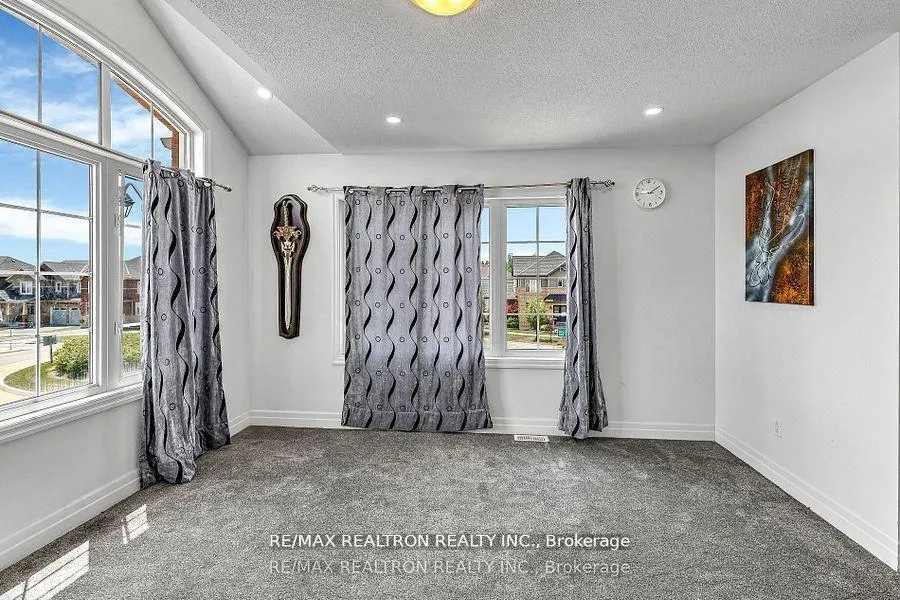 Photo 24 of 460 Gulfstream Avenue, Oshawa, Windfields — HOMEH