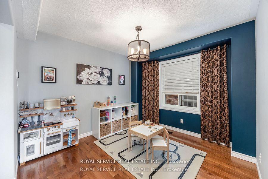 Photo 18 of 446 Abound Crescent, Peterborough, Ashburnham Ward 4 — HOMEH